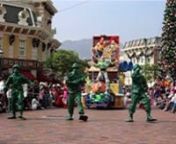 Green army men from Toy Story! What a cool costume..