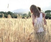 Mapi&amp;Marta en una bonica tarda als camps de blat de la Cerdanya.nCanon 7D 50mm 1.4fnMusic: Coldplay - Postcards from far away