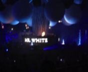Sensation White - Ocean of White Tour nOakland Coliseum - September 14th 2013 nnLine up:nnMr. WhitenNic Fanciulli nProk &amp; FitchnFedde Le GrandennTracklist: n5:18 — Estakirot (Original Mix) - Georige Privatti n7:52 — Robot Rock - Daft Punk n9:12 — No Beef (Manufactured Superstars &amp; Jeziel Quintela Remix) - Afrojack &amp; Steve Aoki Feat. Miss Palmer n10:05 — Tell Me Why w/ Cntrl and Next - Supermode VS. DJ Frontier n11:20 — Body Language w/ The Queen w/ Suit &amp; Tie - Booka Sh