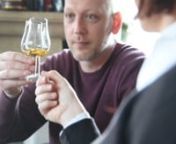 Wer gerne einen Jack Daniel&#39;s mit Cola trinkt, macht erstmal nichts falsch. Aber man kann Whisky natürlich auch mit Stil genießen. Ines und Norbert Leege aus Betzigau kennen sich mit dem schottischen Nationalgetränk bestens aus. www.all-in.de/2242996