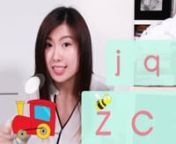 Dans cette vidéo, vous allez apprendre les consonnes j q x, z c s, zh ch sh, et y w. Ce sont les sons les plus durs du pinyin. Mais ne vous inquiétez pas, Amy va vous bien expliquer comment les prononcer. Bon cours !