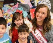 She came bearing gifts of backpacks, lunch boxes, pens, markers and paper…nnThat’s what Alsup Elementary students said about Anela Stone, Miss Colorado Pre-Teen.She and her peer contestants donated the supplies to give kids a better learning experience. n nAs if getting a fresh bundle of school supplies wasn’t enough, Alsup students were thrilled to have a Pageant Queen in their midst. Students were all smiles when they got to meet Anela up-close, seeing her sparkling crown and ornate sa