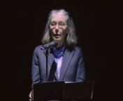 Enjoy this spellbinding performance by Anne Carson, heralded as one of the most important contemporary poets in the English-speaking world. Together with her collaborator, Robert Currie, Carson performs a staged reading of a text that tells creation stories while adopting the viewpoint of the sky. nn“Tuesday I became clouds.” In her – often humorous – text, Carson assumes the perspective of the sky: “Do hawks and falcons look so fantastic, rising and falling because they have the sky a