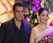 Director Sooraj Barjatya who is known for movies like Hum Aapke Hain Koun, Maine Pyaar Kiya among many other invited the co stars of his superhit movieHum Aapke Hain Koun to the wedding reception of his son. Actress Madhuri Dixit Nene and Salman Khan entered the wedding reception venue together, but what surprised everyone was both of them giving each other a cold shoulder. While they posed together with Sooraj and the newly weds, both the stars avoided small talk. Watch this video to know mor