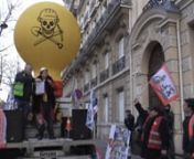 Rassemblement de militants FNSCBA lundi 18 décembre 2017 devant la fédération française du bâtiment.