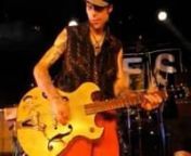Nick Curran &amp; The Lowlifes @bluesatmoonlight 2010 ⭐️ En 2009, Curran fue diagnosticado de cáncer oral. En junio de 2010, se le diagnosticó estar libre de cáncer, pero en abril de 2011 el cáncer había regresado y se sometió a un tratamiento. Curran finalmente sucumbió a la enfermedad el 6 de octubre de 2012, a la edad de 35 años � nNick Curran (30 de septiembre de 1977 - 6 de octubre de 2012 fue un cantante y guitarrista de blues/rock &amp; roll estadounidense. Se le ha comparad