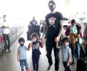 Sunny Leone’s daughter Nisha Weber’s THIS act for her brother has the netizens in awe of her; Call her a ‘caring sister’. Bollywood actress and TV host Sunny Leone’s husband Daniel Weber was spotted at the Mumbai airport along with their kids – Nisha, Asher and Noah. Earlier this week, the family sans Sunny Leone were flying out of Mumbai. Nisha can be seen being protective of her baby brother. She held his hand as they posed for the shutterbugs. The video doing rounds on social medi