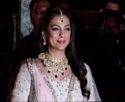 When Juhi Chawla with husband Jay Mehta made an appearance for Amitabh Bachchan’s Diwali party 2019. Juhi looked ethereal in an embellished salwar kurta, while husband Jay went for a simple pyjama kurta with a khadi Nehru jacket. The Bachchan’s hosted a grand Diwali party at their bungalow last year. It was a star-studded night with all roads leading to Jalsa. The lavish party included the bigwigs from the Bollywood industry and other noted personalities, industrialists to sports players att