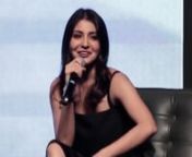 Tum toh abhi aaye ho beta: Anushka Sharma TROLLS a reporter as she shares her FIRST experience of media interaction. The newest mommy in the tinsel town stepped into the industry back in 2008. The actress had a dream debut opposite the King of romance, Shah Rukh Khan with Rab Ne Bana Di Jodi. From a refined actress, exceptional producer to donning the role of a protective mother, Anushka Sharma has added many folds to her career expanding over a decade. Today, the chirpy actress takes us to the