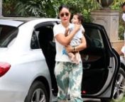 Taimur &amp; Jeh Ali Khan accompany Kareena &amp; Karisma Kapoor to Grandpa Randhir’s house. Kareena Kapoor Khan was spotted today with both her sons today leaving father Randhir’s home. The actress and her kids were followed shortly by Karisma Kapoor. Watch this video to know more.