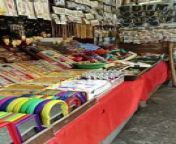 शनिचरी बाजार में रोड़ के उपर दुकानें