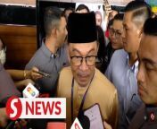 Talk claiming that MIC is sabotaging Pakatan Harapan&#39;s candidate for the upcoming Kuala Kubu Baharu by-election are false, says Datuk Seri Anwar Ibrahim.&#60;br/&#62;&#60;br/&#62;The Prime Minister told reporters when met after attending PKR’s 25th annual convention on Sunday (April 21) that MIC president Tan Sri SA Vigneswaran had informed him of the party’s intention to help Pakatan&#39;s candidate in next month’s polls.&#60;br/&#62;&#60;br/&#62;Read more at https://tinyurl.com/mwf9yrbm&#60;br/&#62;&#60;br/&#62;WATCH MORE: https://thestartv.com/c/news&#60;br/&#62;SUBSCRIBE: https://cutt.ly/TheStar&#60;br/&#62;LIKE: https://fb.com/TheStarOnline