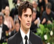 The internet&#39;s latest boyfriend Nicholas Galitzine is opening up about his sexuality and feeling conflicted over certain roles that have shot him to fame. The 29-year-old told British GQ that while he identifies as straight, taking on some roles within &#92;