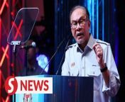 At the launch of the national level Labour Day celebrations in Putrajaya on Wednesday (May 1), Prime Minister Datuk Seri Anwar Ibrahim said civil servants will take home a minimum overall monthly income of RM2,000 under the revamped Public Service Remuneration System (SSPA).&#60;br/&#62;&#60;br/&#62;He said civil servants would receive a pay hike of over 13% which would be implemented in December this year.&#60;br/&#62;&#60;br/&#62;Read more at https://shorturl.at/mnsW4&#60;br/&#62;&#60;br/&#62;WATCH MORE: https://thestartv.com/c/news&#60;br/&#62;SUBSCRIBE: https://cutt.ly/TheStar&#60;br/&#62;LIKE: https://fb.com/TheStarOnline