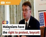 However, Edgard D Kagan says the boycotts have had an impact on local employees.&#60;br/&#62;&#60;br/&#62;Read More:&#60;br/&#62;https://www.freemalaysiatoday.com/category/nation/2024/04/02/malaysians-have-the-right-to-protest-and-boycott-says-us-ambassador/&#60;br/&#62;&#60;br/&#62;Laporan Lanjut:&#60;br/&#62;https://www.freemalaysiatoday.com/category/bahasa/tempatan/2024/04/02/rakyat-malaysia-ada-hak-protes-boikot-kata-duta-as/&#60;br/&#62;&#60;br/&#62;Free Malaysia Today is an independent, bi-lingual news portal with a focus on Malaysian current affairs.&#60;br/&#62;&#60;br/&#62;Subscribe to our channel - http://bit.ly/2Qo08ry&#60;br/&#62;------------------------------------------------------------------------------------------------------------------------------------------------------&#60;br/&#62;Check us out at https://www.freemalaysiatoday.com&#60;br/&#62;Follow FMT on Facebook: https://bit.ly/49JJoo5&#60;br/&#62;Follow FMT on Dailymotion: https://bit.ly/2WGITHM&#60;br/&#62;Follow FMT on X: https://bit.ly/48zARSW &#60;br/&#62;Follow FMT on Instagram: https://bit.ly/48Cq76h&#60;br/&#62;Follow FMT on TikTok : https://bit.ly/3uKuQFp&#60;br/&#62;Follow FMT Berita on TikTok: https://bit.ly/48vpnQG &#60;br/&#62;Follow FMT Telegram - https://bit.ly/42VyzMX&#60;br/&#62;Follow FMT LinkedIn - https://bit.ly/42YytEb&#60;br/&#62;Follow FMT Lifestyle on Instagram: https://bit.ly/42WrsUj&#60;br/&#62;Follow FMT on WhatsApp: https://bit.ly/49GMbxW &#60;br/&#62;------------------------------------------------------------------------------------------------------------------------------------------------------&#60;br/&#62;Download FMT News App:&#60;br/&#62;Google Play – http://bit.ly/2YSuV46&#60;br/&#62;App Store – https://apple.co/2HNH7gZ&#60;br/&#62;Huawei AppGallery - https://bit.ly/2D2OpNP&#60;br/&#62;&#60;br/&#62;#FMTNews #EdgardDKagan #USAmbassador #Boycott #KKMart