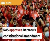 Bersatu’s elected representatives will now lose their membership if they support any other party or policy that is not aligned with Bersatu’s position.&#60;br/&#62;&#60;br/&#62;&#60;br/&#62;Read More: &#60;br/&#62;https://www.freemalaysiatoday.com/category/nation/2024/04/02/ros-approves-amendment-to-bersatus-constitution/&#60;br/&#62;&#60;br/&#62;&#60;br/&#62;Free Malaysia Today is an independent, bi-lingual news portal with a focus on Malaysian current affairs.&#60;br/&#62;&#60;br/&#62;Subscribe to our channel - http://bit.ly/2Qo08ry&#60;br/&#62;------------------------------------------------------------------------------------------------------------------------------------------------------&#60;br/&#62;Check us out at https://www.freemalaysiatoday.com&#60;br/&#62;Follow FMT on Facebook: https://bit.ly/49JJoo5&#60;br/&#62;Follow FMT on Dailymotion: https://bit.ly/2WGITHM&#60;br/&#62;Follow FMT on X: https://bit.ly/48zARSW &#60;br/&#62;Follow FMT on Instagram: https://bit.ly/48Cq76h&#60;br/&#62;Follow FMT on TikTok : https://bit.ly/3uKuQFp&#60;br/&#62;Follow FMT Berita on TikTok: https://bit.ly/48vpnQG &#60;br/&#62;Follow FMT Telegram - https://bit.ly/42VyzMX&#60;br/&#62;Follow FMT LinkedIn - https://bit.ly/42YytEb&#60;br/&#62;Follow FMT Lifestyle on Instagram: https://bit.ly/42WrsUj&#60;br/&#62;Follow FMT on WhatsApp: https://bit.ly/49GMbxW &#60;br/&#62;------------------------------------------------------------------------------------------------------------------------------------------------------&#60;br/&#62;Download FMT News App:&#60;br/&#62;Google Play – http://bit.ly/2YSuV46&#60;br/&#62;App Store – https://apple.co/2HNH7gZ&#60;br/&#62;Huawei AppGallery - https://bit.ly/2D2OpNP&#60;br/&#62;&#60;br/&#62;#FMTNews #RoSApproves #BersatuConstitution #LoseMembership