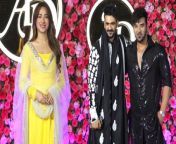 Mahira Sharma and Paras Chhabra ignored each other at TV actress Arti Singh’s Sangeet ceremony, which took place in Mumbai on Tuesday night. While Paras posed with actor Vishal Singh on the red carpet, Mahira was clicked solo. Watch Video to know more... &#60;br/&#62; &#60;br/&#62;#MahiraSharma #ParasChhabra #ArtiSingh #ArtiSinghWedding #sangeetceremony &#60;br/&#62;&#60;br/&#62;~PR.133~ED.141~