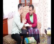 Human Resources Minister Steven Sim and Federal Territories Minister Dr Zaliha Mustafa visiting Abdul Hayyi Al Hakimi Nazli who was injured when a large tree fell on him during a storm downtown this week. — Video courtesy of Socso
