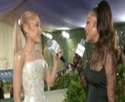 Ariana Grande&#39;s stops to talk with La La Anthony on the red carpet of Met Gala 2024.