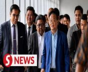 Spanco Sdn Bhd executive director Tan Sri Robert Tan Hua Choon has pleaded not guilty to a charge of cheating linked to the procurement and management of the government’s vehicle fleet.&#60;br/&#62;&#60;br/&#62;He claimed trial to the charge after it was read out before Kuala Lumpur Sessions Court judge Suzana Hussin on Wednesday (April 3).&#60;br/&#62;&#60;br/&#62;Read more at &#60;br/&#62;&#60;br/&#62;WATCH MORE: https://thestartv.com/c/news&#60;br/&#62;SUBSCRIBE: https://cutt.ly/TheStar&#60;br/&#62;LIKE: https://fb.com/TheStarOnline