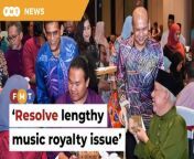 Its president Freddie Fernandez bemoans the helplessness of composers and artistes is increasingly worrying.&#60;br/&#62;&#60;br/&#62;Read More: &#60;br/&#62;https://www.freemalaysiatoday.com/category/nation/2024/03/29/karyawan-pleads-for-end-to-raging-music-royalty-issue/&#60;br/&#62;&#60;br/&#62;Laporan Lanjut: &#60;br/&#62;https://www.freemalaysiatoday.com/category/bahasa/tempatan/2024/03/29/karyawan-rayu-isu-royalti-muzik-diselesaikan/&#60;br/&#62;&#60;br/&#62;Free Malaysia Today is an independent, bi-lingual news portal with a focus on Malaysian current affairs.&#60;br/&#62;&#60;br/&#62;Subscribe to our channel - http://bit.ly/2Qo08ry&#60;br/&#62;------------------------------------------------------------------------------------------------------------------------------------------------------&#60;br/&#62;Check us out at https://www.freemalaysiatoday.com&#60;br/&#62;Follow FMT on Facebook: https://bit.ly/49JJoo5&#60;br/&#62;Follow FMT on Dailymotion: https://bit.ly/2WGITHM&#60;br/&#62;Follow FMT on X: https://bit.ly/48zARSW &#60;br/&#62;Follow FMT on Instagram: https://bit.ly/48Cq76h&#60;br/&#62;Follow FMT on TikTok : https://bit.ly/3uKuQFp&#60;br/&#62;Follow FMT Berita on TikTok: https://bit.ly/48vpnQG &#60;br/&#62;Follow FMT Telegram - https://bit.ly/42VyzMX&#60;br/&#62;Follow FMT LinkedIn - https://bit.ly/42YytEb&#60;br/&#62;Follow FMT Lifestyle on Instagram: https://bit.ly/42WrsUj&#60;br/&#62;Follow FMT on WhatsApp: https://bit.ly/49GMbxW &#60;br/&#62;------------------------------------------------------------------------------------------------------------------------------------------------------&#60;br/&#62;Download FMT News App:&#60;br/&#62;Google Play – http://bit.ly/2YSuV46&#60;br/&#62;App Store – https://apple.co/2HNH7gZ&#60;br/&#62;Huawei AppGallery - https://bit.ly/2D2OpNP&#60;br/&#62;&#60;br/&#62;#FMTNews #FreddieFernandez #ArmizanMohdAli #Karyawan
